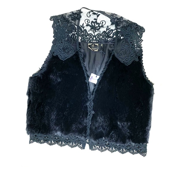 Romeo & Juliet Couture Jackets & Blazers - Rabbit fur vest